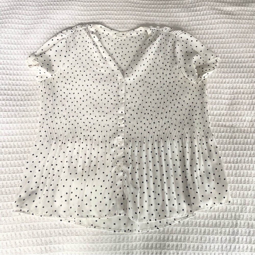 Pleione Ivory Blouse black square print size small